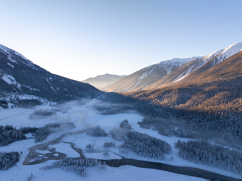 风光摄影作品，自然光线与地形层次